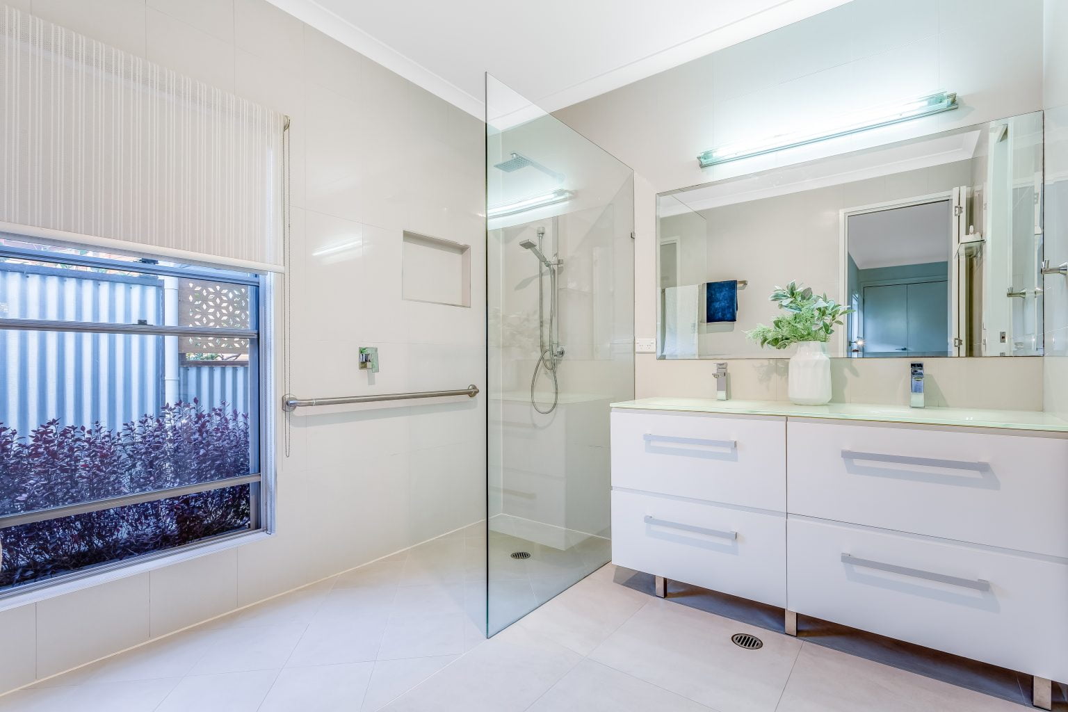 61 Akuna Street, KENMORE, QLD 4069 AUS
