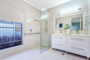 61 Akuna Street, KENMORE, QLD 4069 AUS