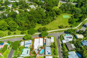 61 Akuna Street, KENMORE, QLD 4069 AUS