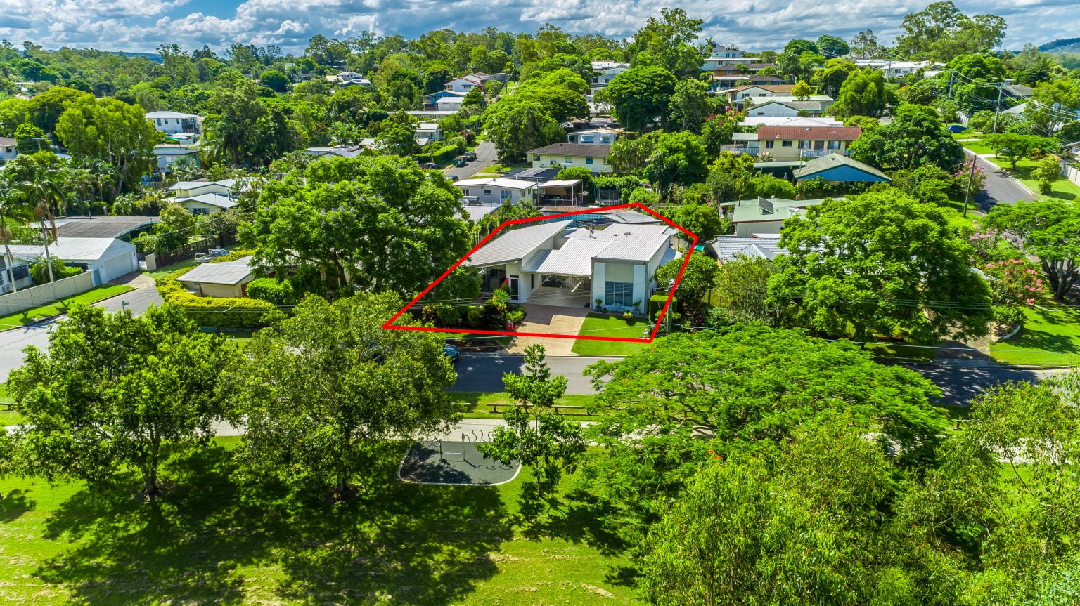 61 Akuna Street, KENMORE, QLD 4069 AUS