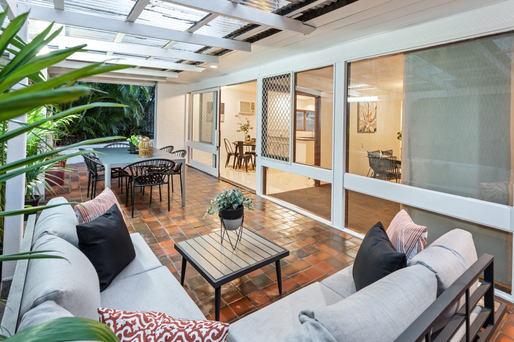 al fresco outside dining in a brisbane home