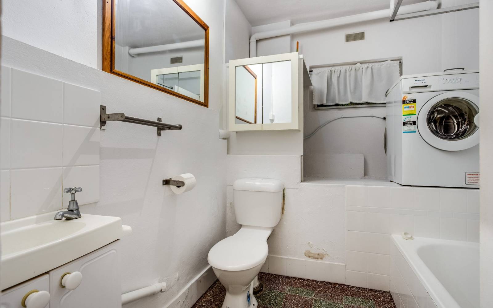 4/32 Hebe Street, BARDON, QLD 4065 AUS