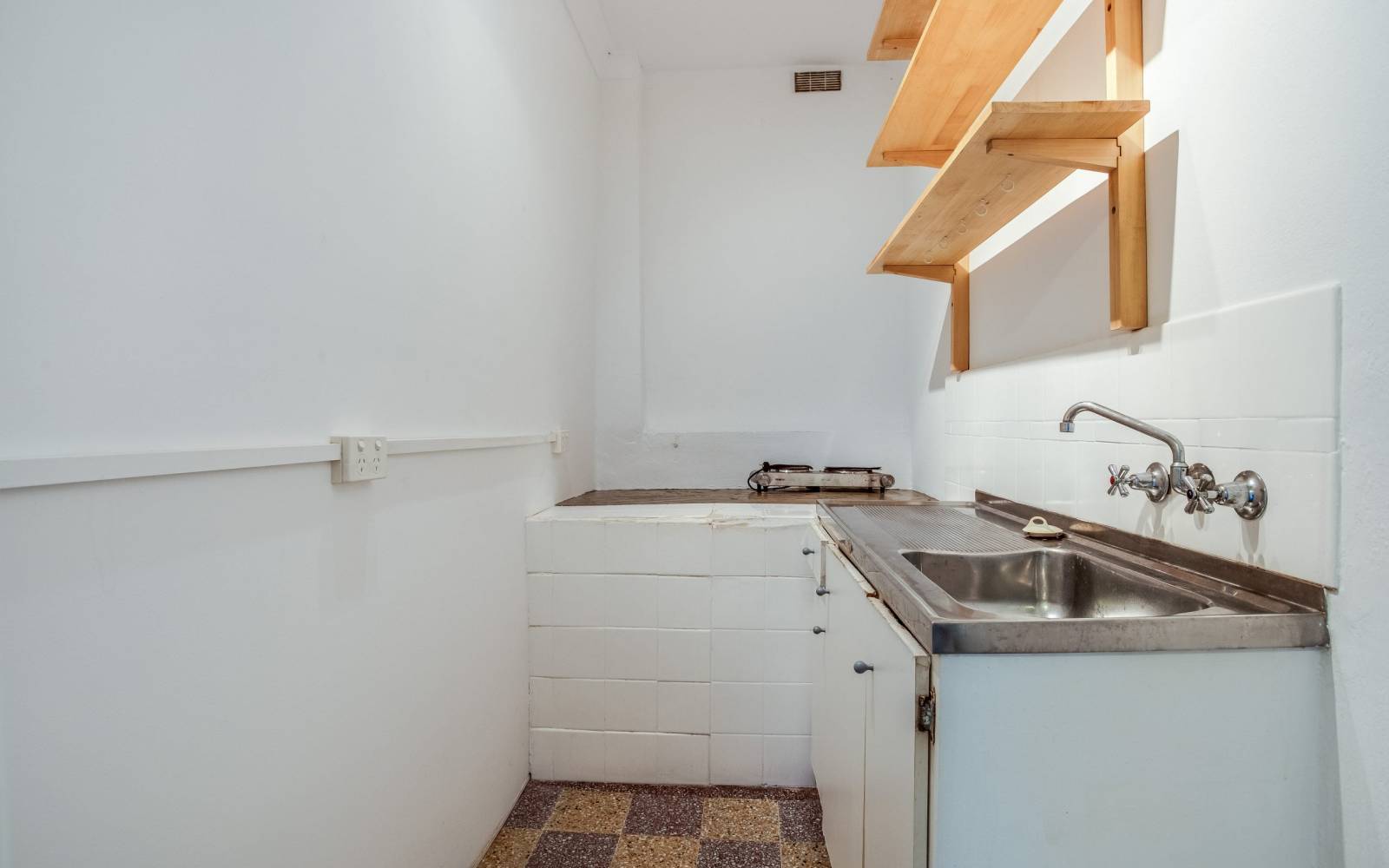 4/32 Hebe Street, BARDON, QLD 4065 AUS