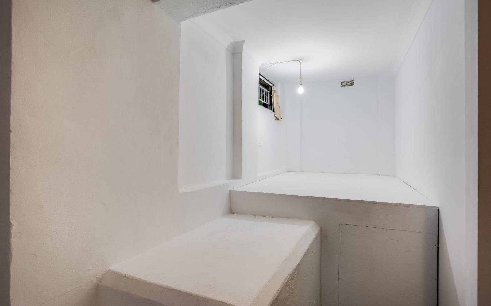 4/32 Hebe Street, BARDON, QLD 4065 AUS