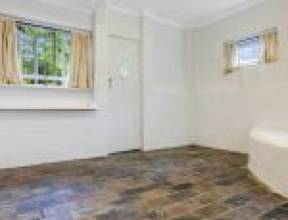 4/32 Hebe Street, BARDON, QLD 4065 AUS