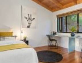 54 Bielby Road, KENMORE HILLS, QLD 4069 AUS