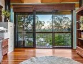 54 Bielby Road, KENMORE HILLS, QLD 4069 AUS