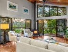 54 Bielby Road, KENMORE HILLS, QLD 4069 AUS