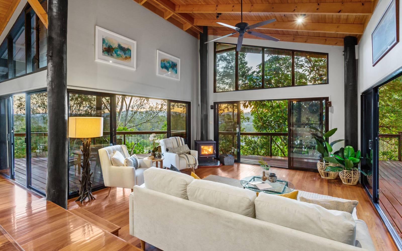 54 Bielby Road, KENMORE HILLS, QLD 4069 AUS