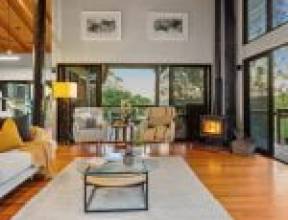 54 Bielby Road, KENMORE HILLS, QLD 4069 AUS