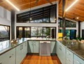 54 Bielby Road, KENMORE HILLS, QLD 4069 AUS