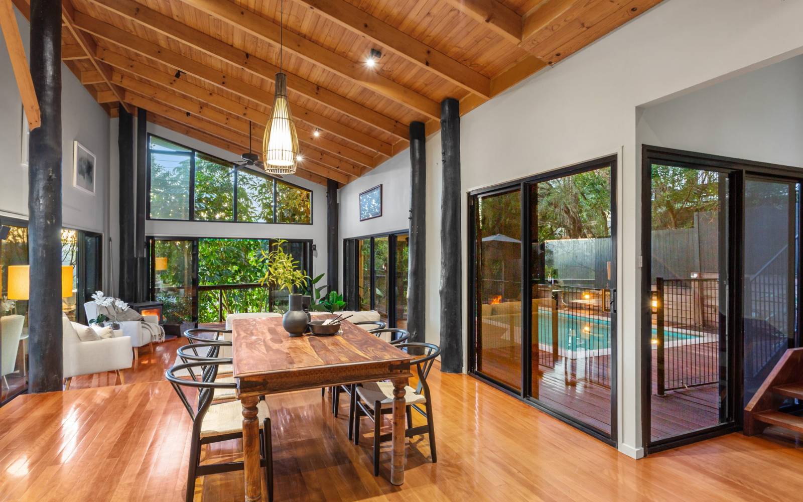 54 Bielby Road, KENMORE HILLS, QLD 4069 AUS