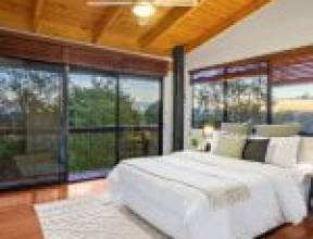 54 Bielby Road, KENMORE HILLS, QLD 4069 AUS