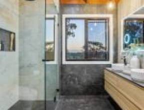 54 Bielby Road, KENMORE HILLS, QLD 4069 AUS