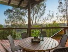 54 Bielby Road, KENMORE HILLS, QLD 4069 AUS