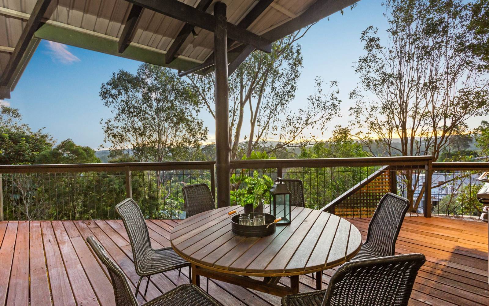 54 Bielby Road, KENMORE HILLS, QLD 4069 AUS