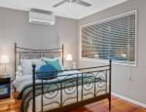 54 Bielby Road, KENMORE HILLS, QLD 4069 AUS