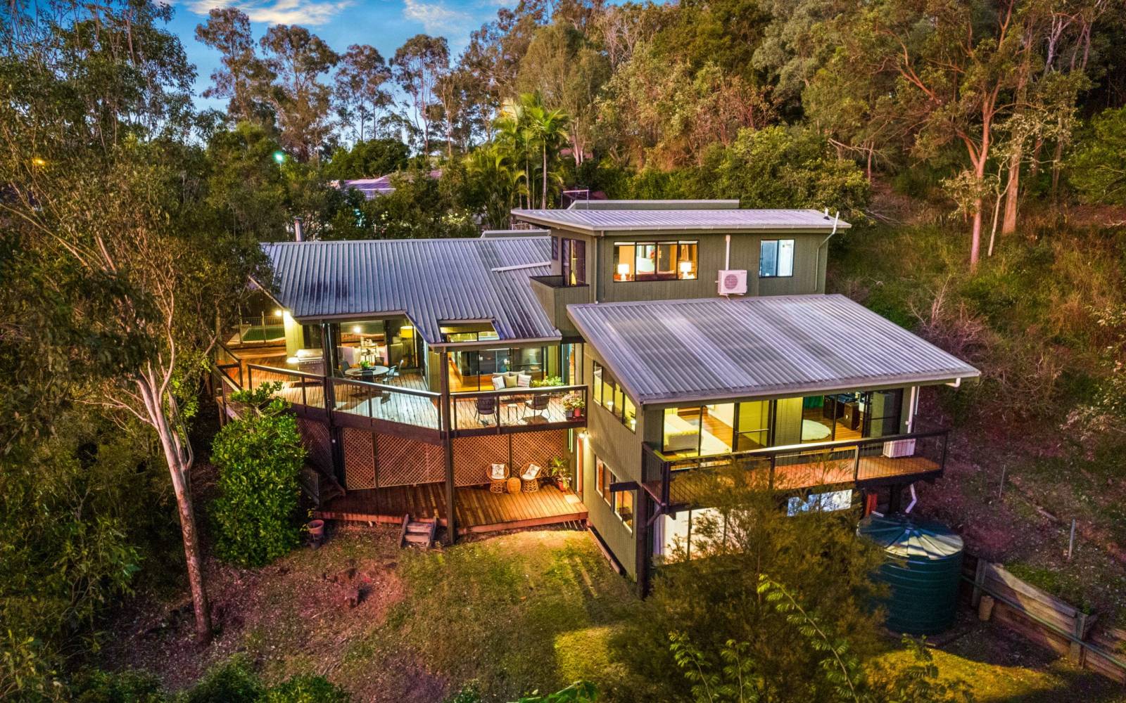 54 Bielby Road, KENMORE HILLS, QLD 4069 AUS