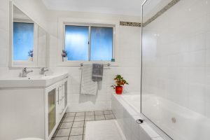 164 Sunset Road, KENMORE, QLD 4069 AUS