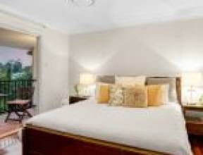 164 Sunset Road, KENMORE, QLD 4069 AUS