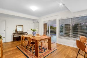 164 Sunset Road, KENMORE, QLD 4069 AUS