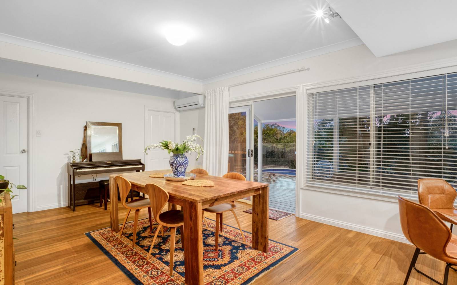 164 Sunset Road, KENMORE, QLD 4069 AUS