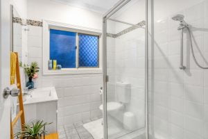 164 Sunset Road, KENMORE, QLD 4069 AUS