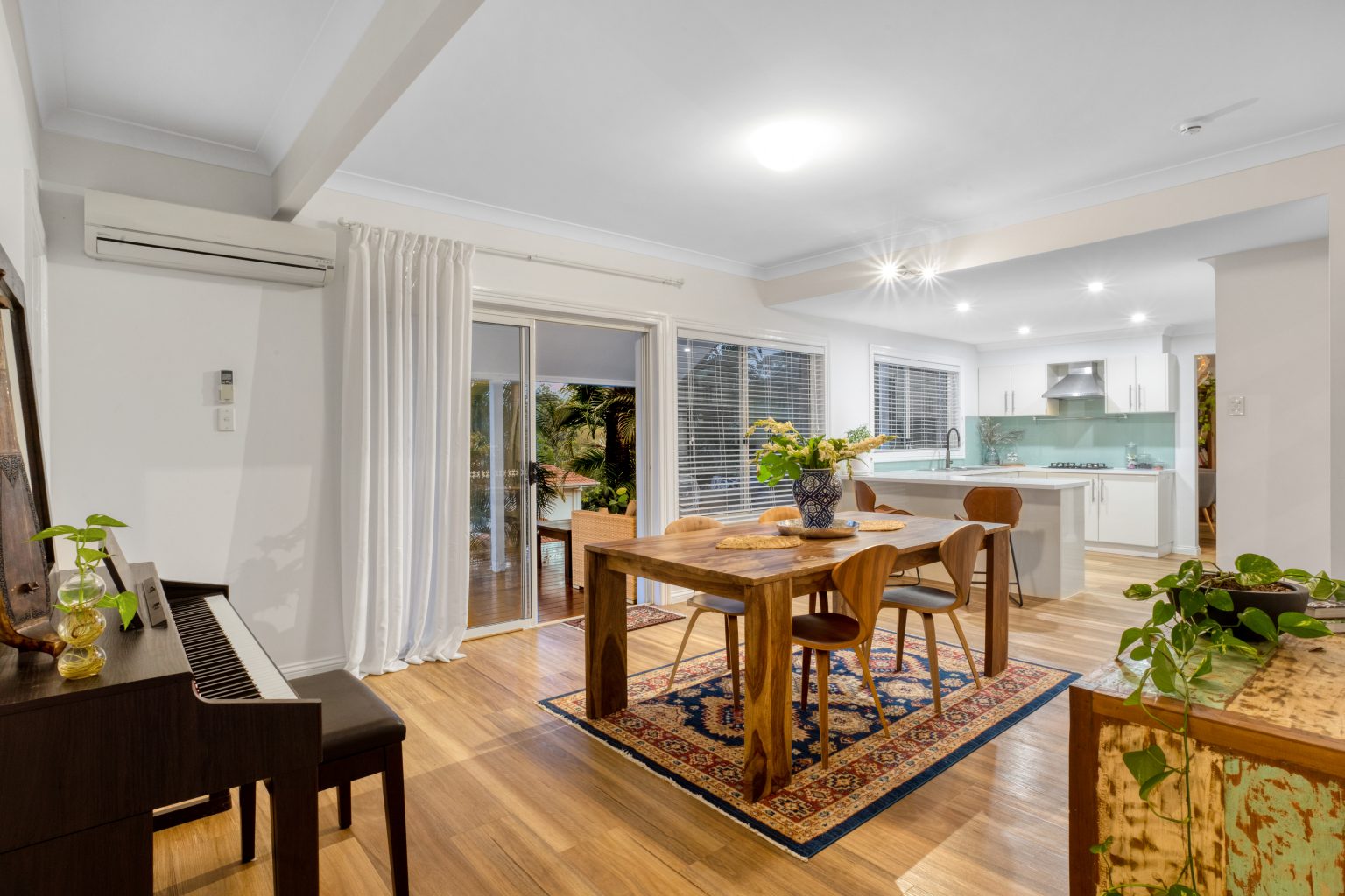 164 Sunset Road, KENMORE, QLD 4069 AUS