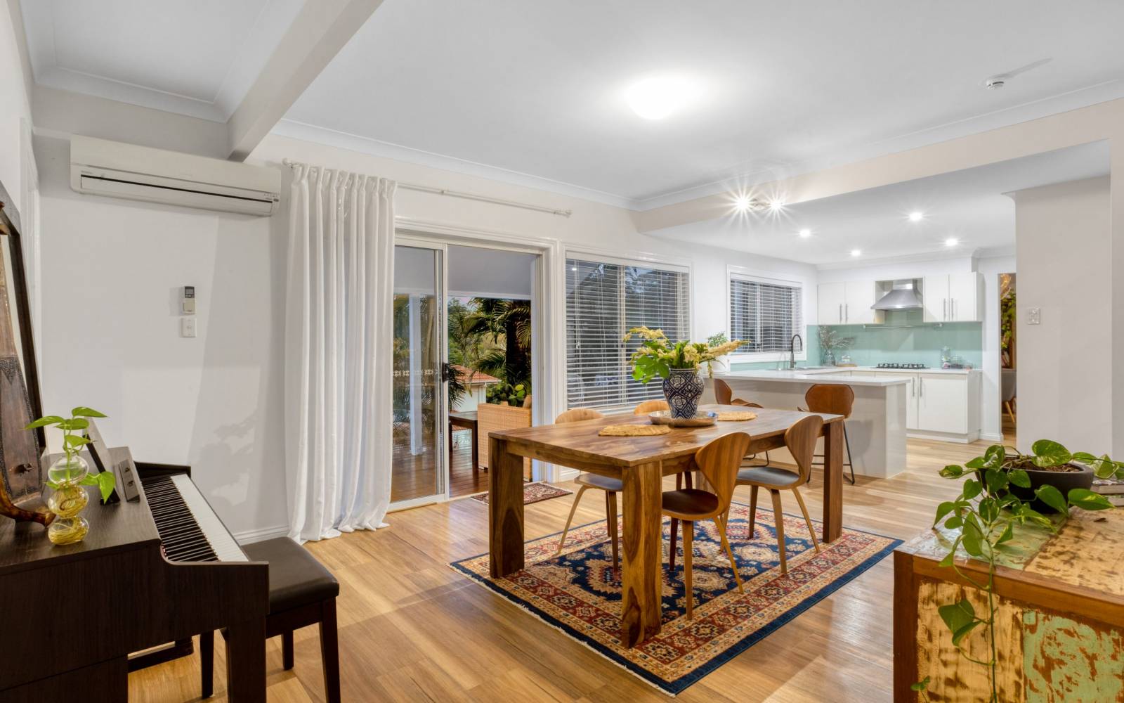 164 Sunset Road, KENMORE, QLD 4069 AUS