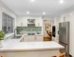 164 Sunset Road, KENMORE, QLD 4069 AUS