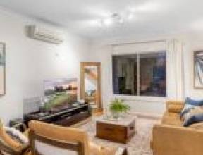 164 Sunset Road, KENMORE, QLD 4069 AUS