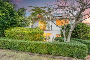 164 Sunset Road, KENMORE, QLD 4069 AUS
