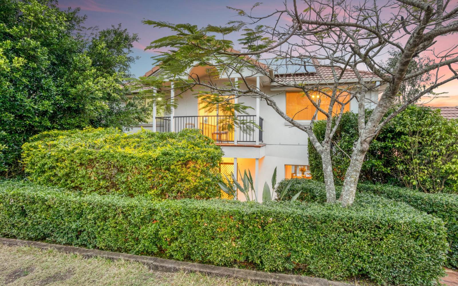 164 Sunset Road, KENMORE, QLD 4069 AUS