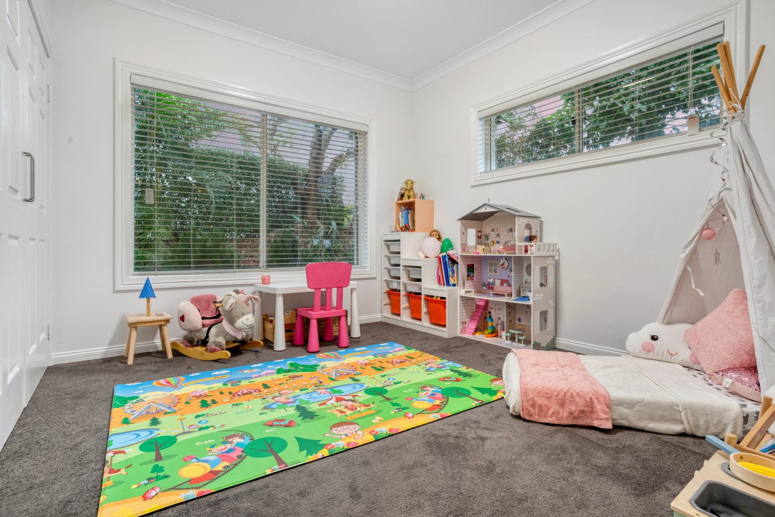 164 Sunset Road, KENMORE, QLD 4069 AUS