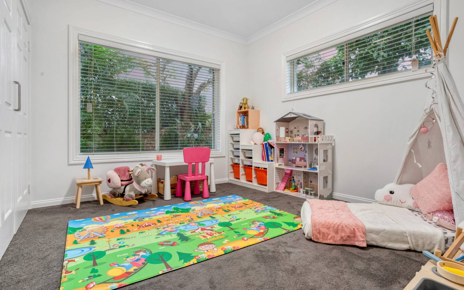 164 Sunset Road, KENMORE, QLD 4069 AUS