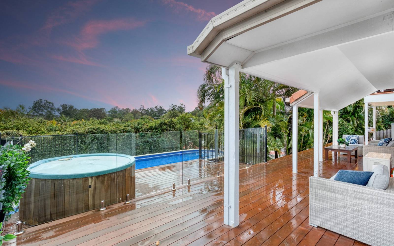164 Sunset Road, KENMORE, QLD 4069 AUS