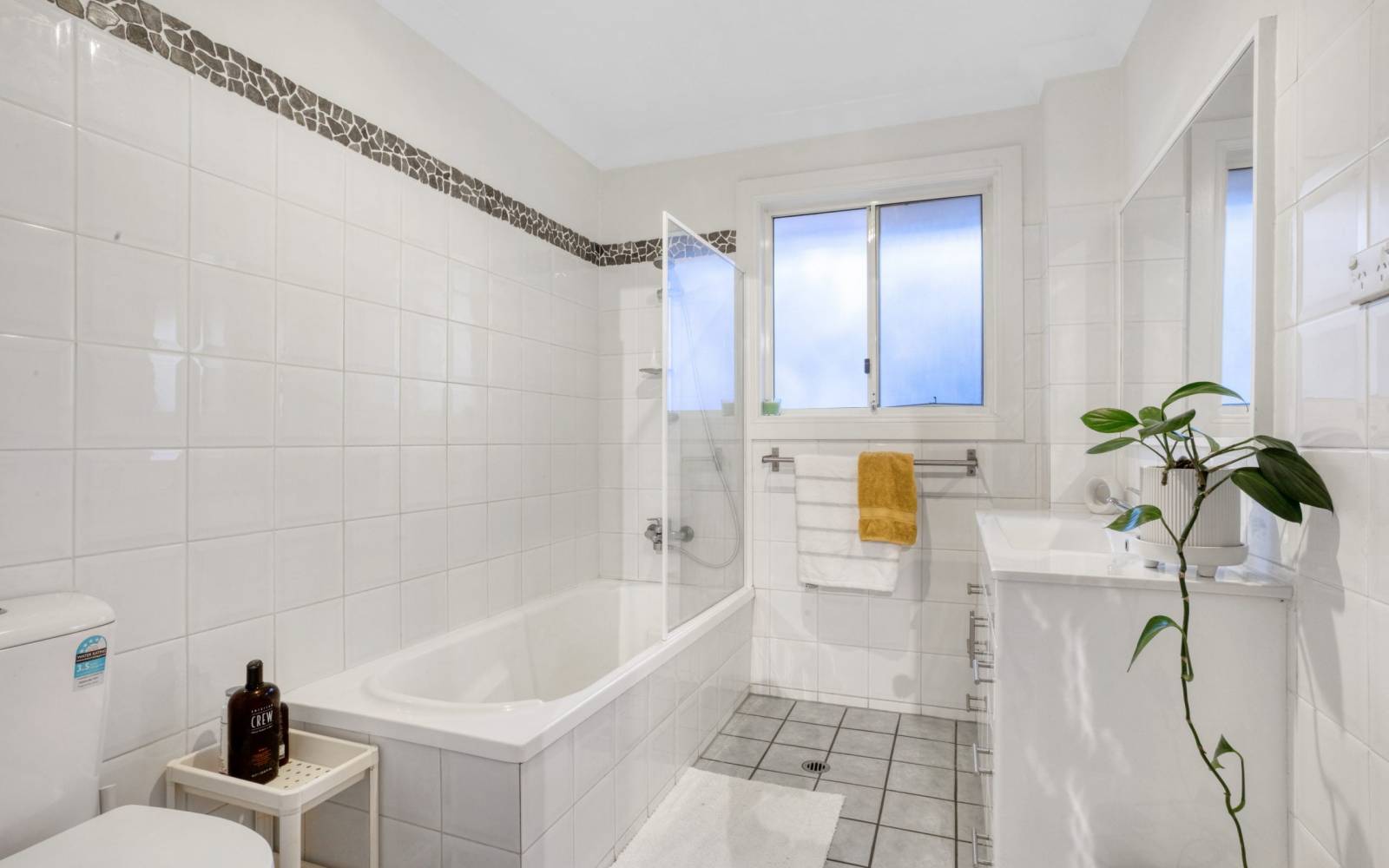 164 Sunset Road, KENMORE, QLD 4069 AUS