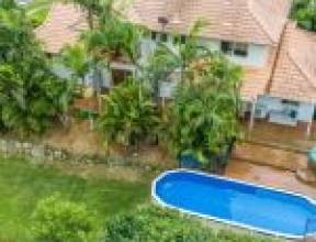 164 Sunset Road, KENMORE, QLD 4069 AUS