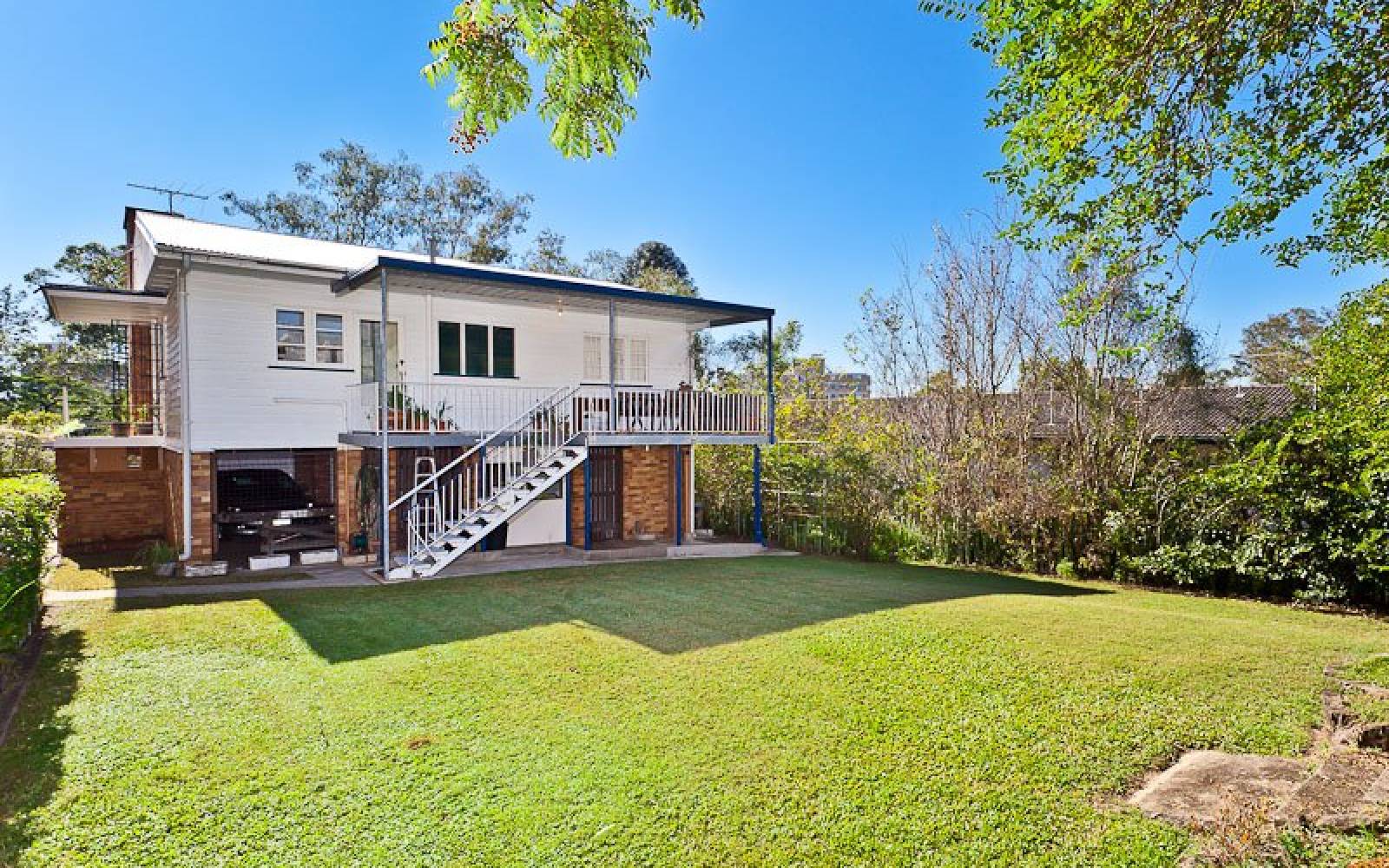 19 Sir Fred Schonell Drive, ST LUCIA, QLD 4067 AUS