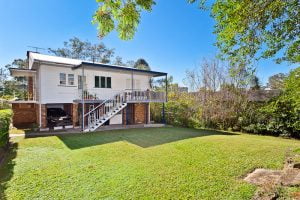 19 Sir Fred Schonell Drive, ST LUCIA, QLD 4067 AUS