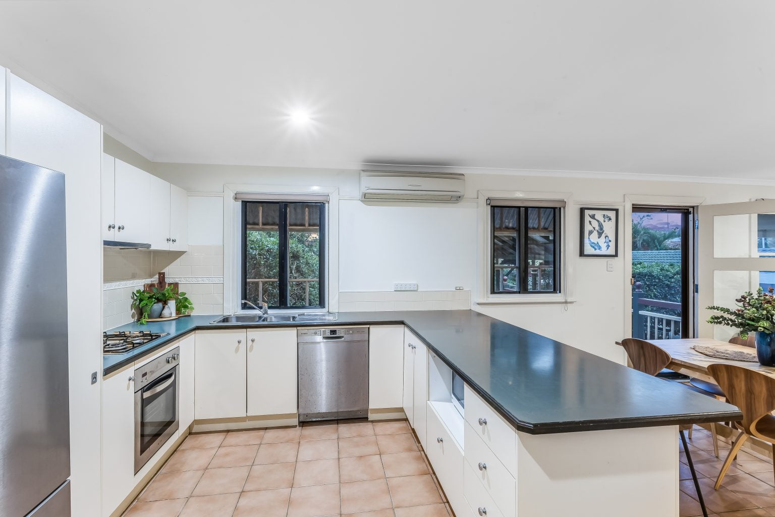 6 Lockwood Street, SHERWOOD, QLD 4075 AUS