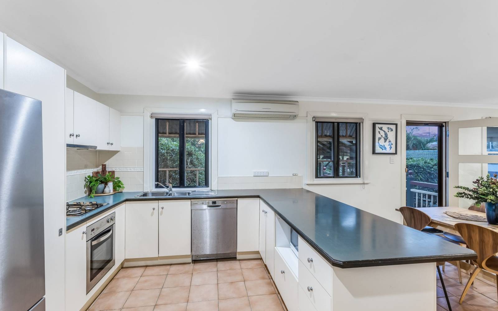 6 Lockwood Street, SHERWOOD, QLD 4075 AUS