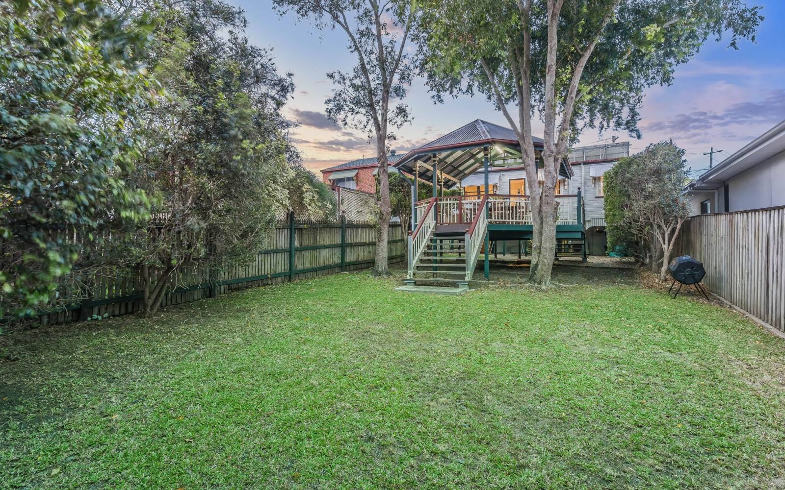 6 Lockwood Street, SHERWOOD, QLD 4075 AUS