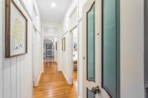 6 Lockwood Street, SHERWOOD, QLD 4075 AUS