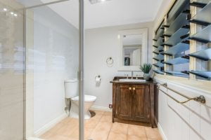 6 Lockwood Street, SHERWOOD, QLD 4075 AUS