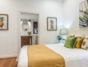 6 Lockwood Street, SHERWOOD, QLD 4075 AUS