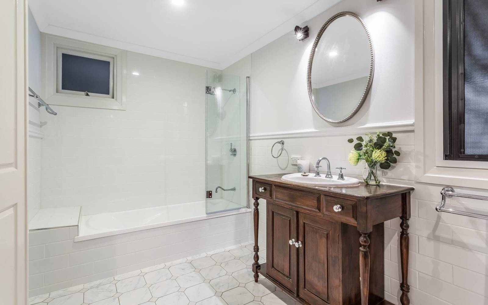 6 Lockwood Street, SHERWOOD, QLD 4075 AUS