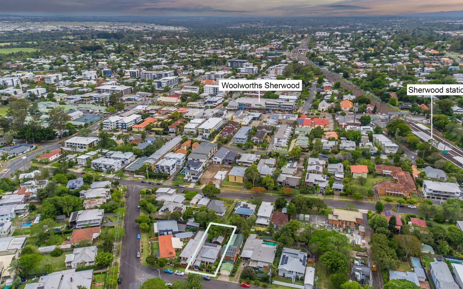 6 Lockwood Street, SHERWOOD, QLD 4075 AUS