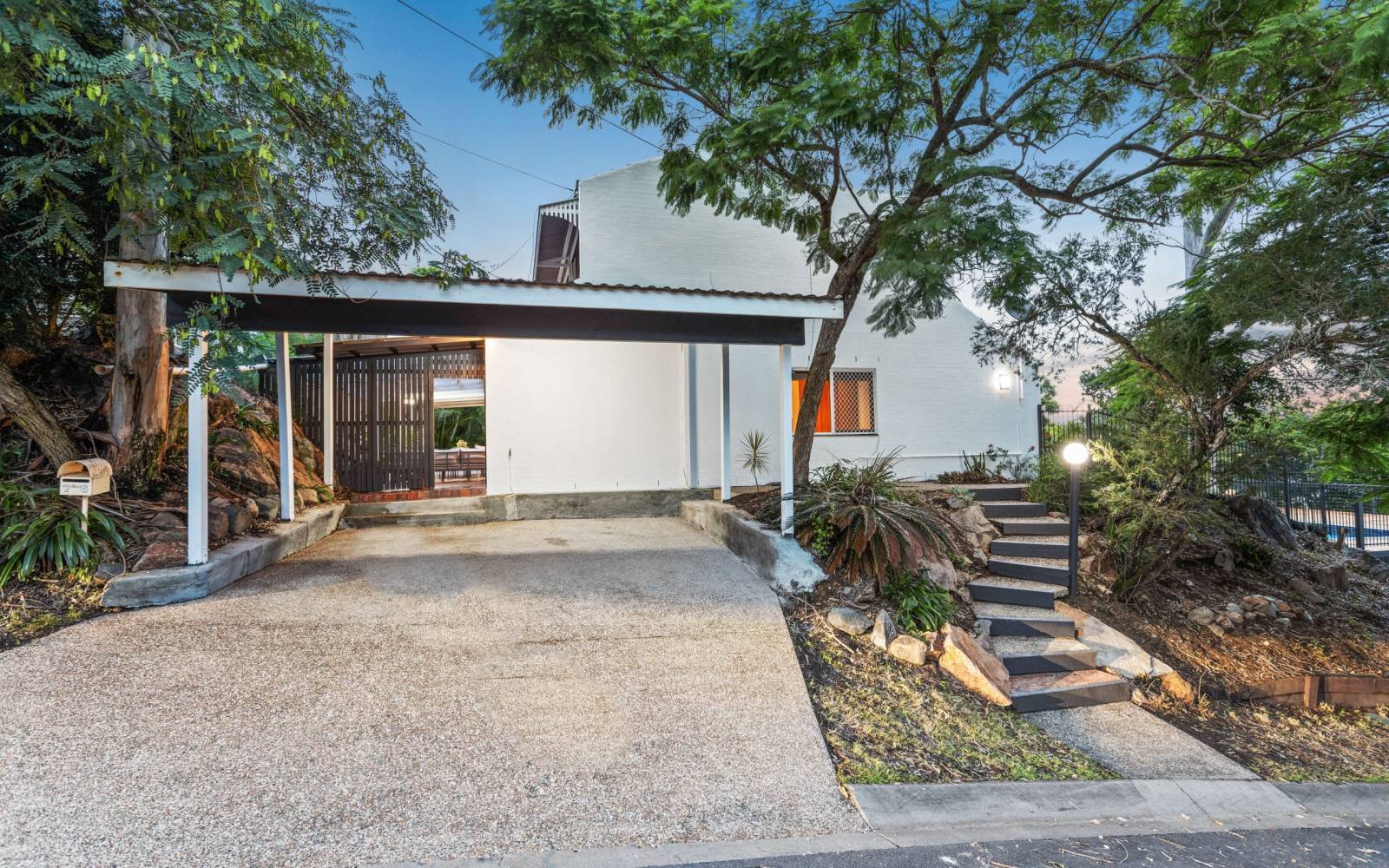 76 Twilight Street, KENMORE, QLD 4069 AUS