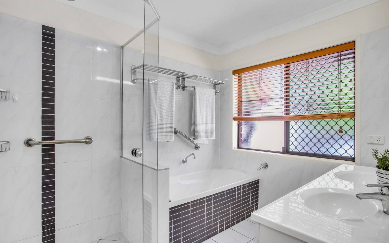 57 Atkinson Drive, KARANA DOWNS, QLD 4306 AUS